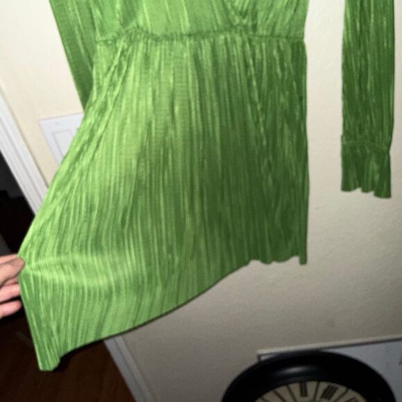 💚 ASOS Pleated Textured Wrap Dress- Size Small (4) - Picture 7 of 9